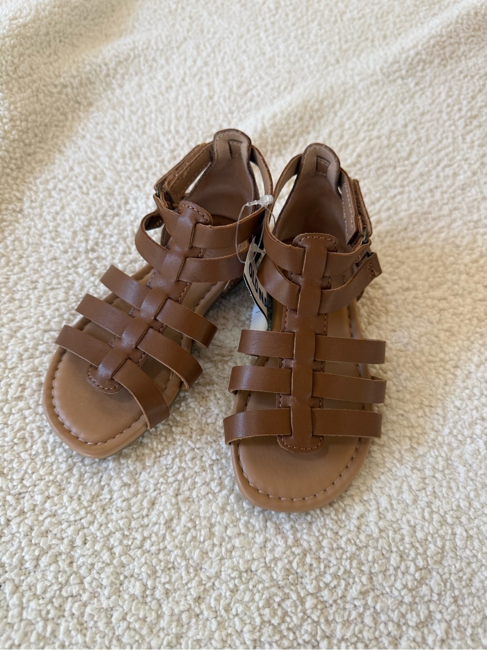 Old Navy toddler girls 7 Brown Strappy Sandals - summer shoes